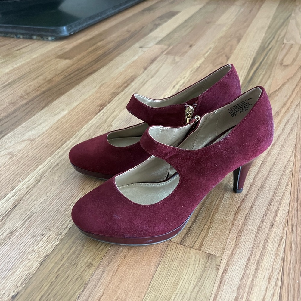 Bandolino Red Heels